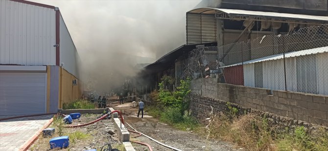 Osmaniye'de sac metal fabrikasında yangın