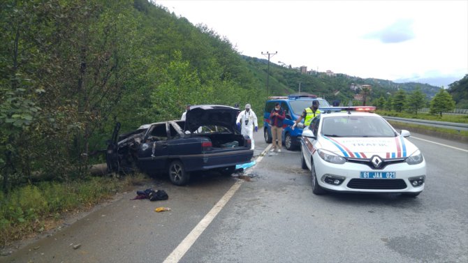 Trabzon'da yanan otomobildeki 3 kişi öldü, 1 kişi yaralandı