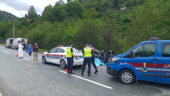 Trabzon'da yanan otomobildeki 3 kişi öldü, 1 kişi yaralandı