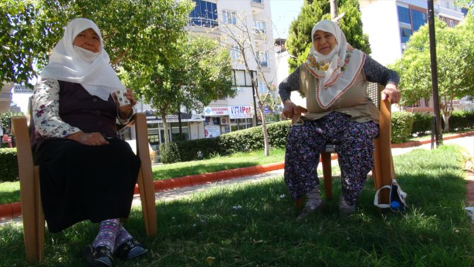 Manisa ve Aydın'da 65 yaş ve üstü vatandaşlar parklara koştu