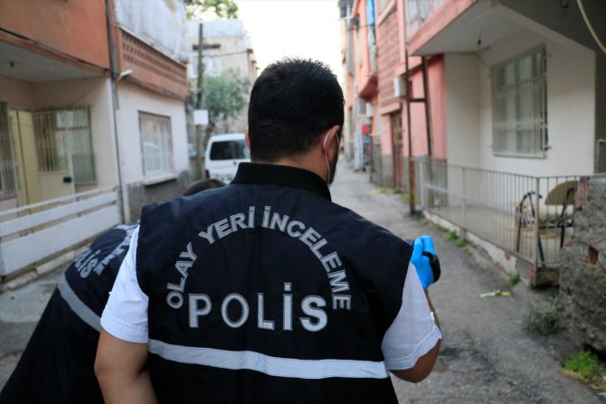 Adana'da silahlı saldırıda iki kardeş yaralandı