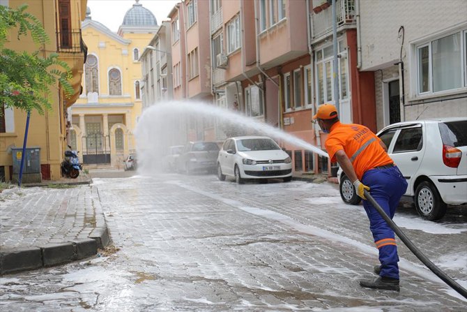 Edirne'de bayramda 2 bin 200 cadde ve sokak dezenfekte edildi