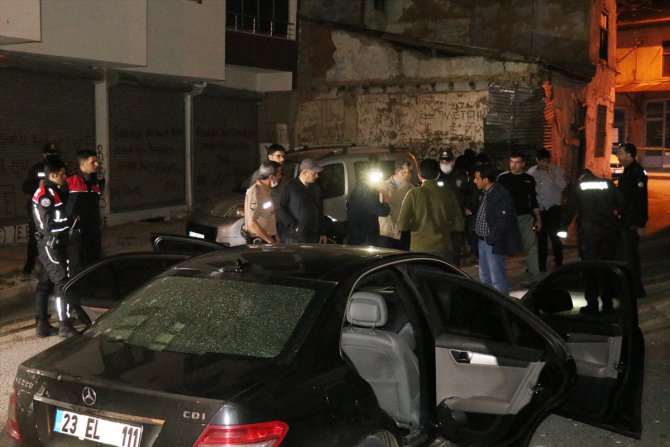 Elazığ'da silahlı kavgada biri ağır 3 kişi yaralandı
