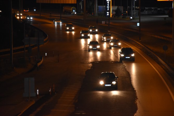 Sokağa çıkma kısıtlamasının bitmesiyle Kırıkkale-Ankara kara yolunda trafik yoğunluğu başladı