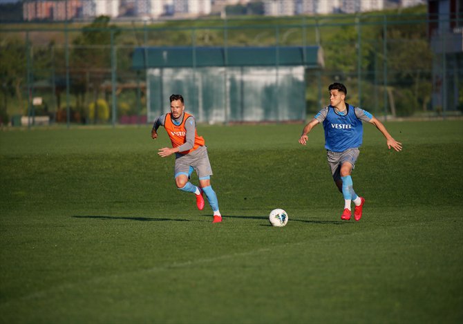 Trabzonspor, hazırlıklarını akşam antrenmanıyla sürdürdü
