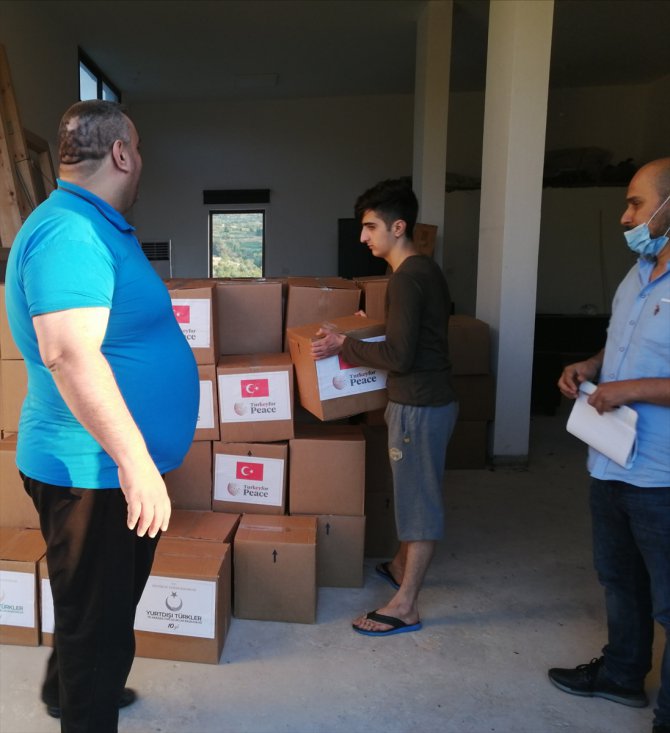 YTB'den Lübnan'daki Türkmenlere gıda yardımı