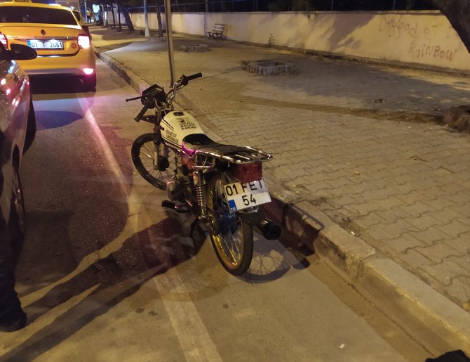 Adana'da devrilen motosikletin sürücüsü öldü