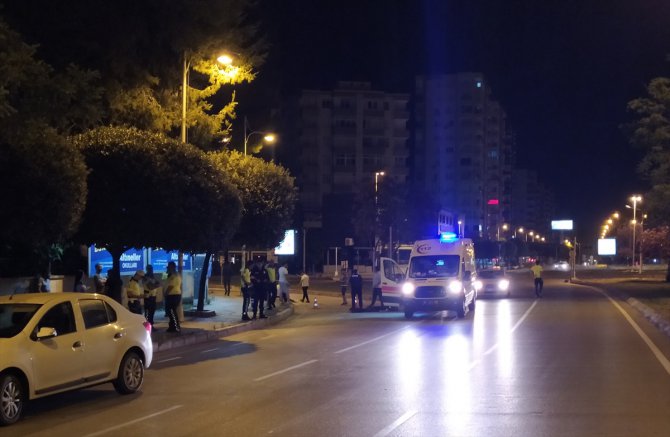 Adana'da devrilen motosikletin sürücüsü öldü