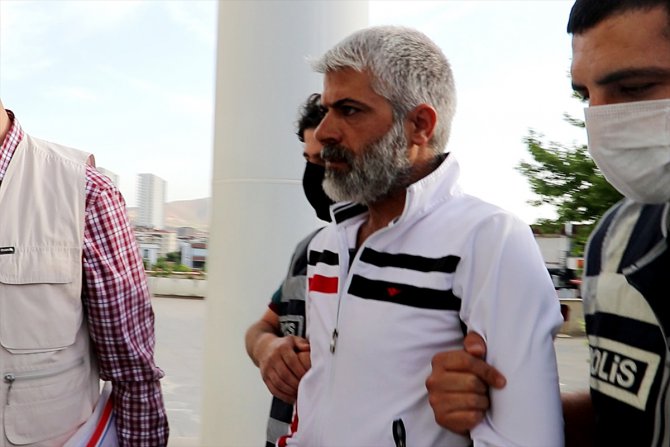 GÜNCELLEME - Elazığ'daki silahlı kavgaya ilişkin amatör spor kulübü başkanı ile oğlu gözaltına alındı DETAY EKLENDİ