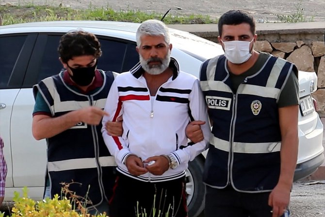 GÜNCELLEME - Elazığ'daki silahlı kavgaya ilişkin amatör spor kulübü başkanı ile oğlu gözaltına alındı DETAY EKLENDİ