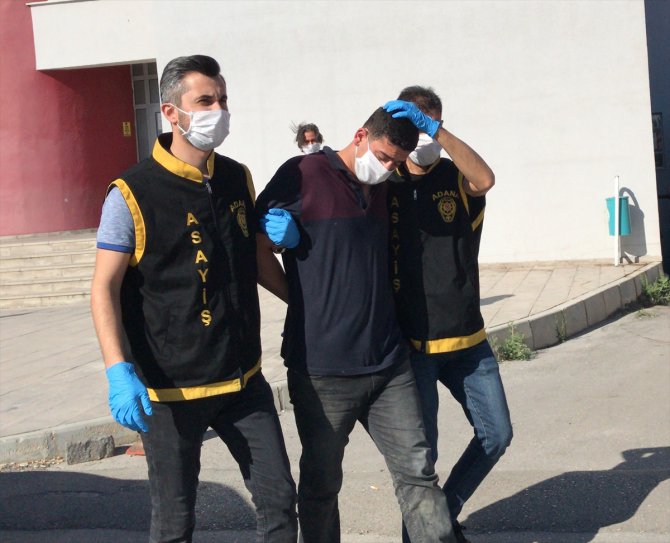 Adana'da gasp şüphelisi iki kardeş tutuklandı