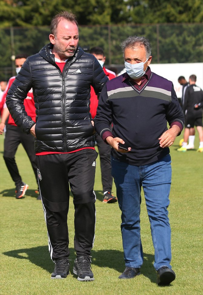Ahmet Nur Çebi, futbol takımıyla bir araya geldi
