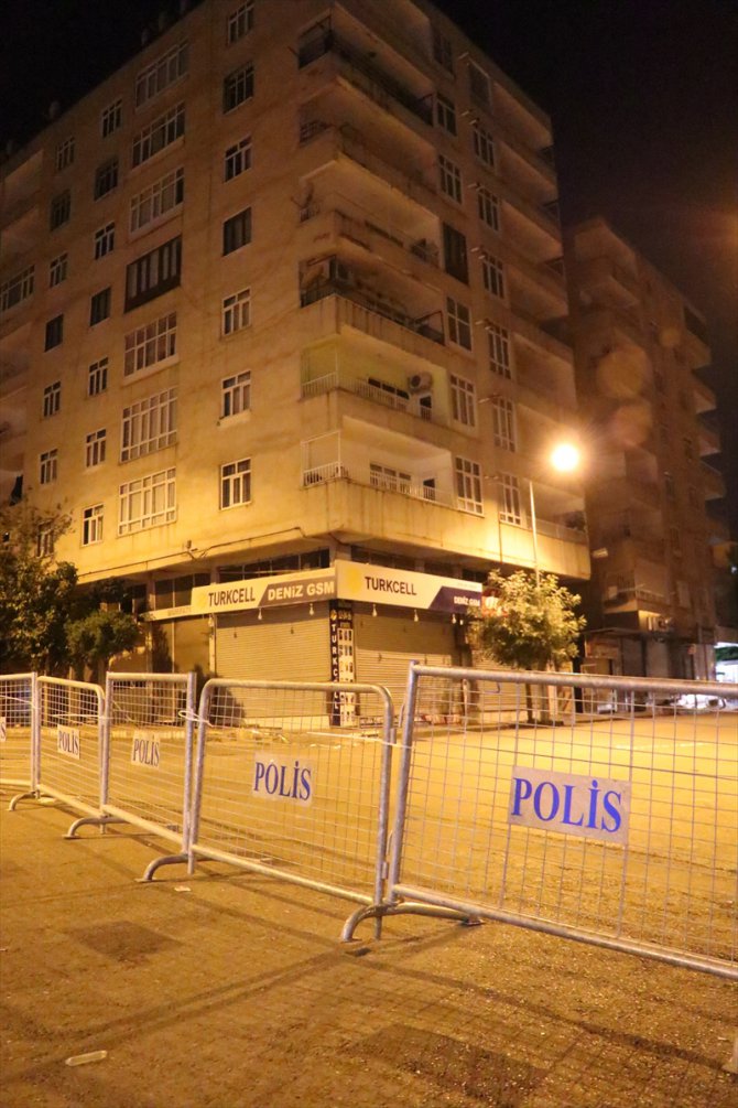 Diyarbakır'da çökme tehlikesi bulunan bir bina ile çevresindeki 2 bina boşaltıldı