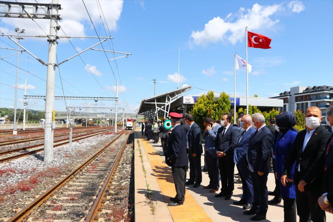 Marmaray'dan geçen yurt içi yük treni Tekirdağ'a ulaştı