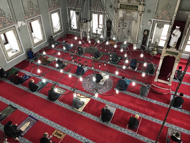 Safranbolu'nun 224 yıllık tarihi camisinde cuma namazı heyecanı