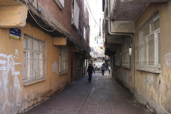 GÜNCELLEME - Diyarbakır'da silahlı saldırıya uğrayan polis memuru şehit oldu