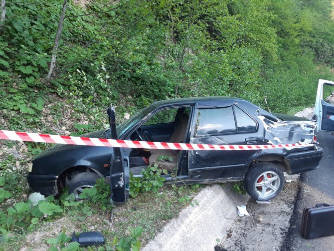 Giresun'da beton yükseltiye çarpan otomobilin sürücüsü öldü