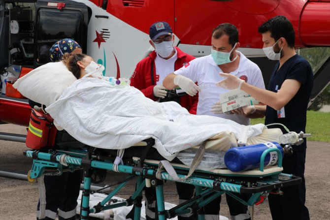 Ambulans helikopter doğum yapan kadın için havalandı