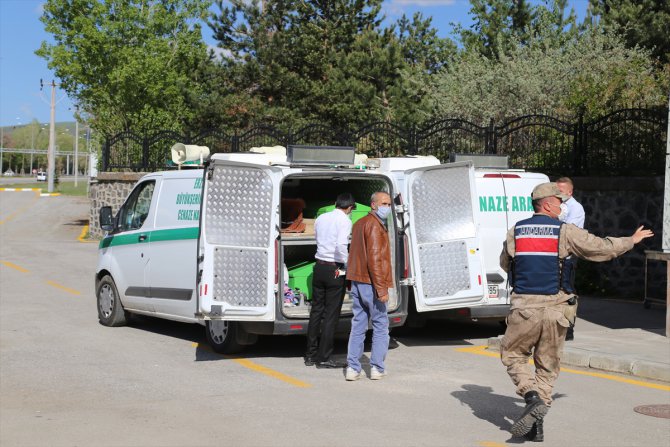 Erzurum'daki silahlı kavgada ölen 5 kişiden 4'ünün cenazesi de toprağa verildi