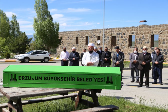 Erzurum'daki silahlı kavgada ölen 5 kişiden birinin cenazesi toprağa verildi