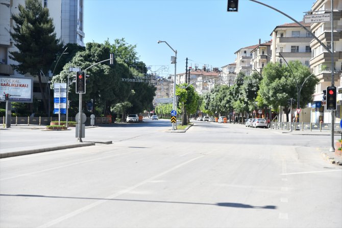 Gaziantep'te cadde ve sokaklar boş kaldı