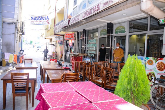 Lokanta, restoran ve kafeler yeniden açılmak için hazırlık yapıyor