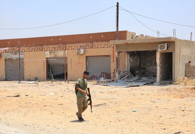 Libya ordusu ile Hafter milisleri arasında başkentin güneyinde şiddetli çatışmalar yaşanıyor