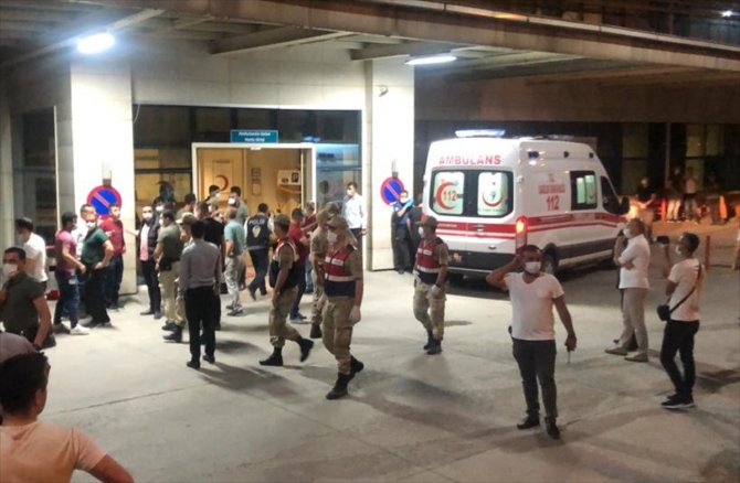 GÜNCELLEME - Siirt'te askeri araç devrildi: 2 şehit, 7 yaralı