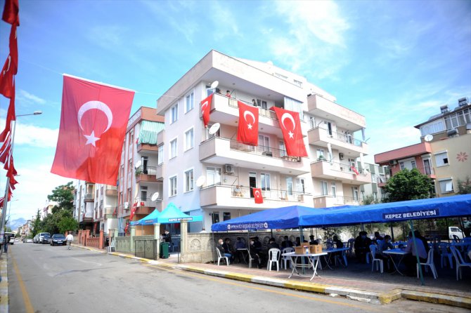 Siirt'te şehit olan astsubay Özcan'ın acı haberi Antalya'daki ailesine verildi
