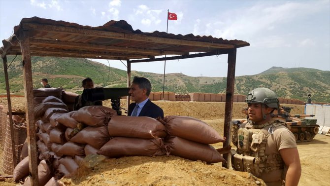 Tatvan Kaymakamı Özkan'dan üs bölgesindeki güvenlik güçlerine ziyaret