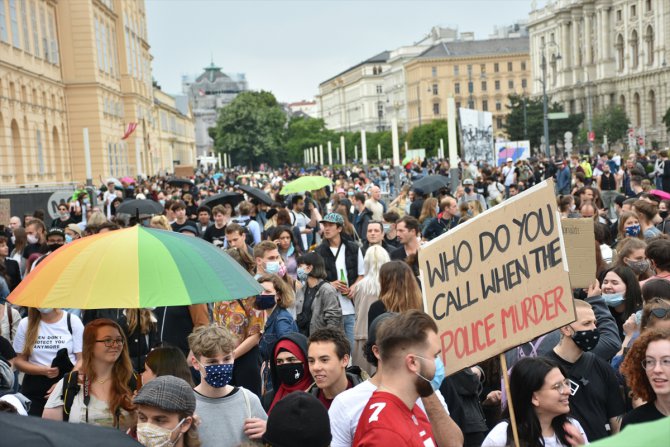 Avusturya'da ırkçılık karşıtı "George Floyd" protestosu