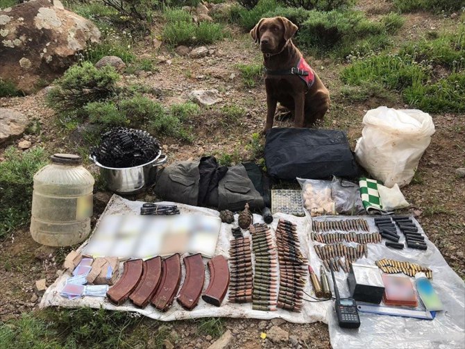 Bingöl kırsalında terör örgütü PKK'ya ait silah ve mühimmat ele geçirildi