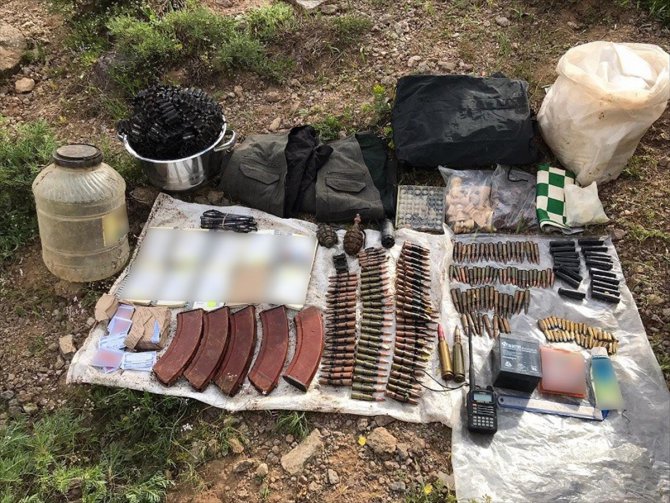 Bingöl kırsalında terör örgütü PKK'ya ait silah ve mühimmat ele geçirildi