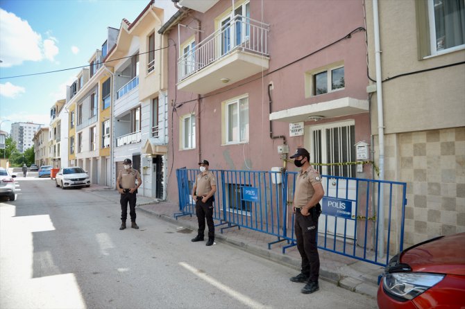 Eskişehir'de bir ev koronavirüs tedbirleri kapsamında karantinaya alındı