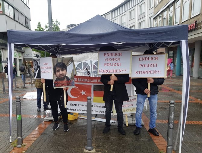 Almanya'daki polis şiddeti Bochum'da protesto edildi