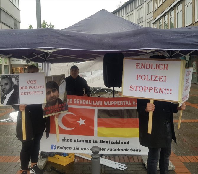 Almanya'daki polis şiddeti Bochum'da protesto edildi
