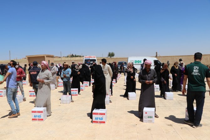 Barış Pınarı Harekatı bölgesinde gıda yardımı yapıldı
