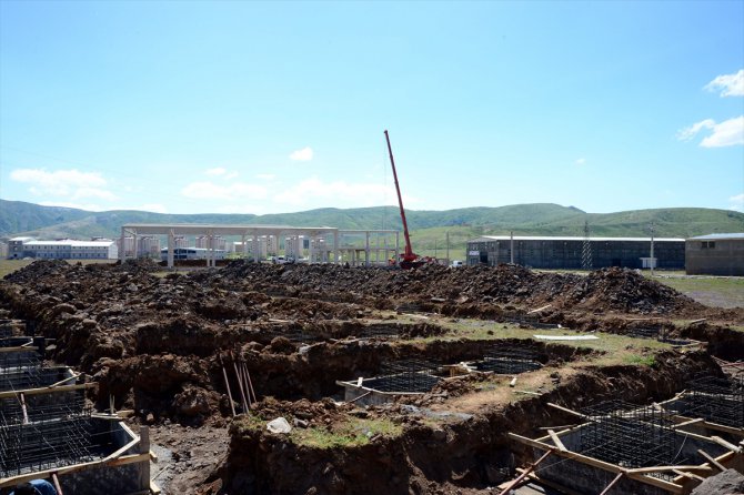 Bitlis'te 17 tarımsal sanayi tesisinin temeli atıldı