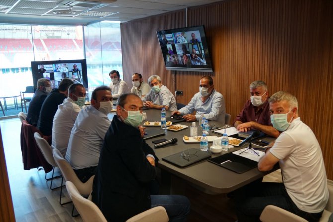 Trabzonspor'da yönetim kurulu online toplantı yaptı