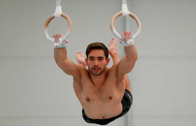Dünya şampiyonu cimnastikçi İbrahim Çolak'ın antrenman hasreti bitti