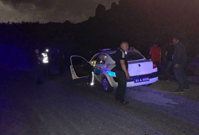 Düzce'de jandarmanın "Dur" ihtarına uymayan otomobil sürücüsü kaza yaptı