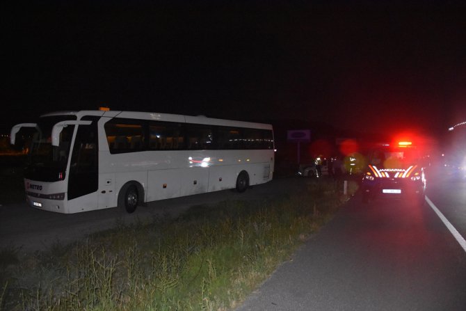 Kayseri'de otomobil otobüse çarptı: 9 yaralı