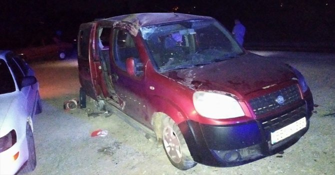 Samsun'da hafif ticari araç ile otomobil çarpıştı: 6 yaralı