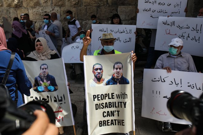 Filistinli engelliler, otizmli gencin şehit edilmesini Kudüs'te protesto etti