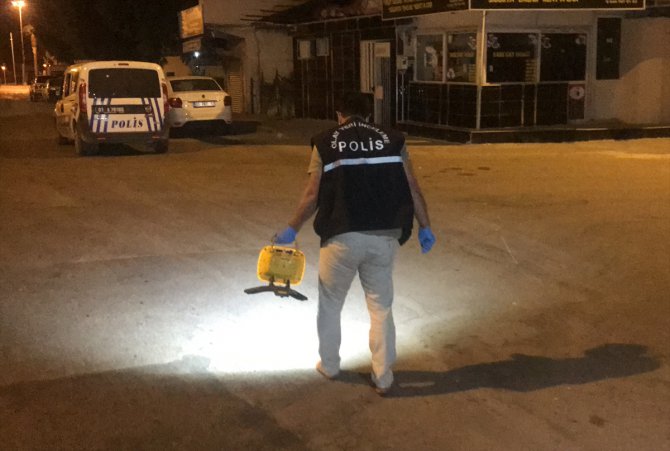 Adana'da silahlı bıçaklı kavgada 2 kişi yaralandı