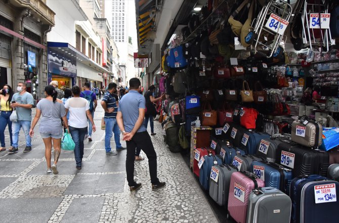 Kovid-19'un Brezilya merkezi Sao Paulo yükselen ölüm sayılarıyla ekonomiyi açtı