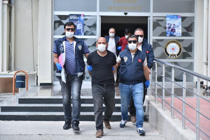 GÜNCELLEME - Mersin'de telefon dolandırıcılığı yaptıkları iddiasıyla 4 şüpheli tutuklandı