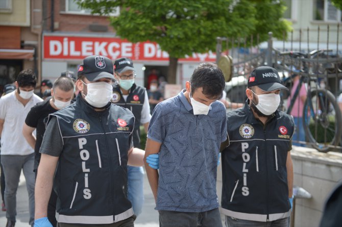 Eskişehir'de uyuşturucu operasyonunda 8 zanlı yakalandı