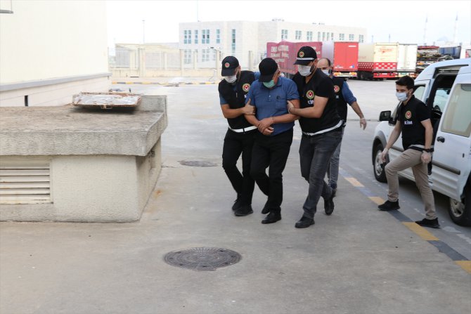 Kırmızı bültenle aranan uyuşturucu kaçakçılığı şüphelisi yurt dışında yakalanarak Türkiye'ye teslim edildi