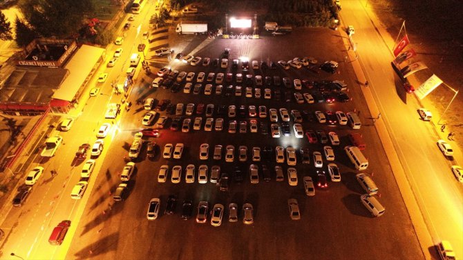 Kayseri'de "arabalı sinema" etkinliği düzenlendi